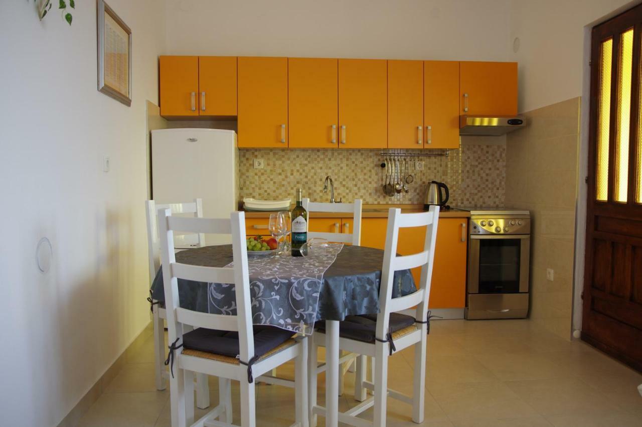 Apartments Sonja Podgora Bagian luar foto