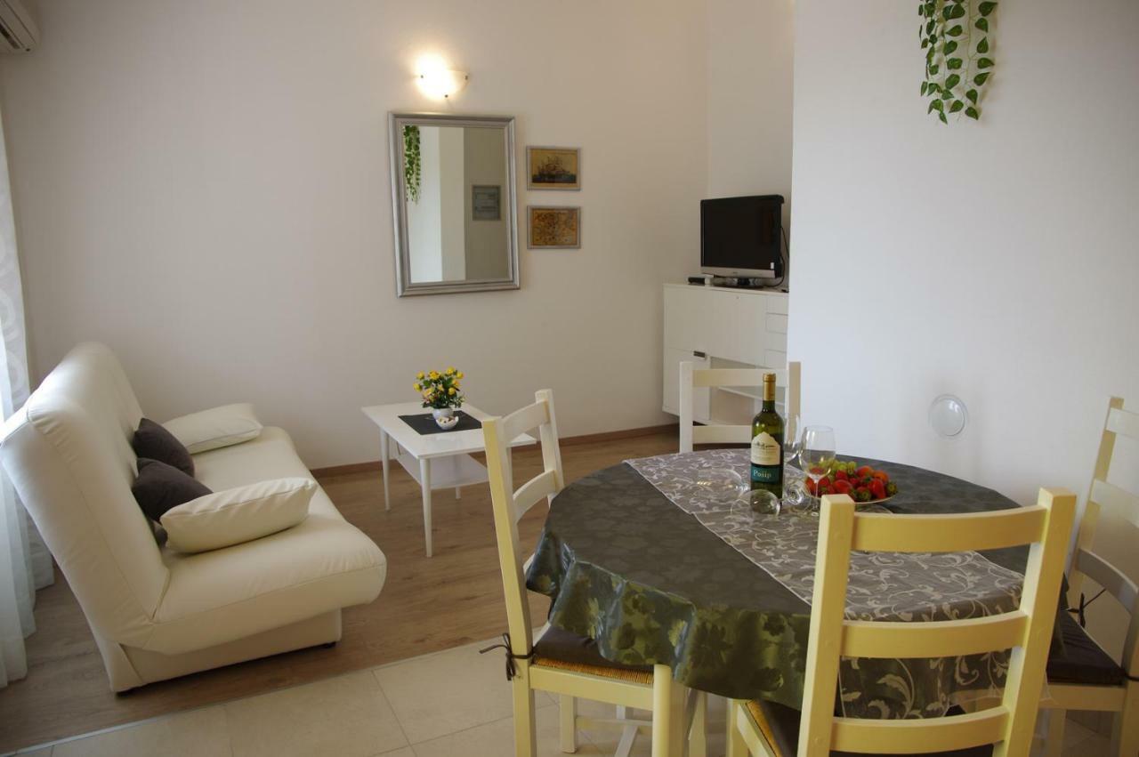 Apartments Sonja Podgora Bagian luar foto