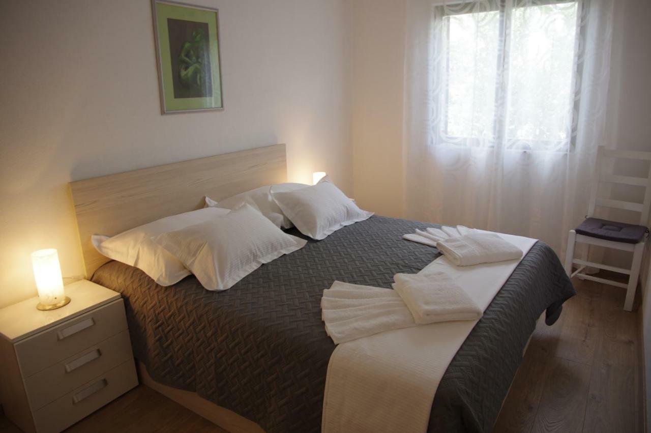 Apartments Sonja Podgora Bagian luar foto