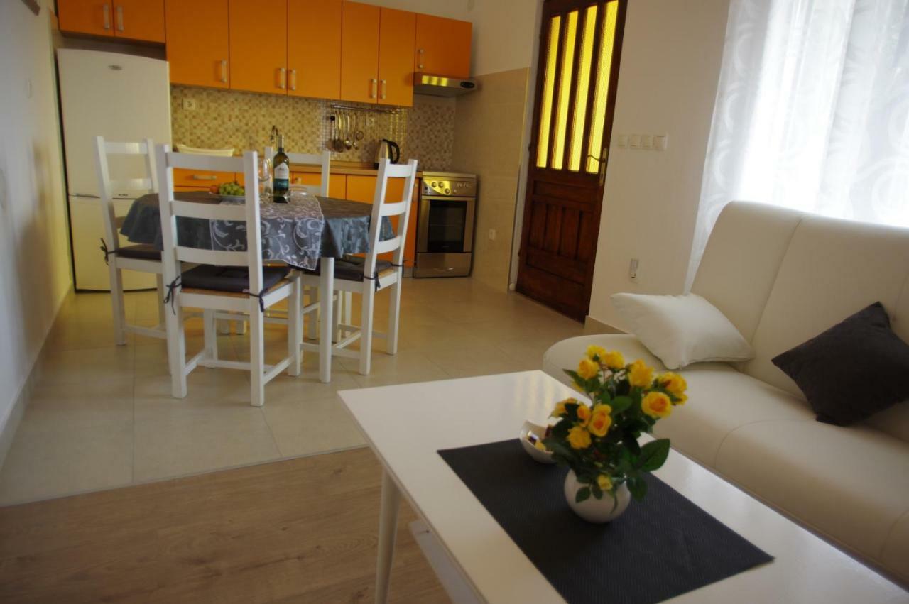Apartments Sonja Podgora Bagian luar foto